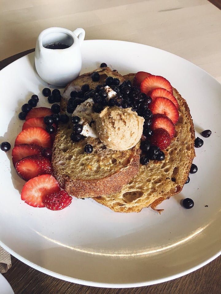 review photo of Roots Vegan Cafe & Juice Bar Sugar and Spice French Toast shared by @thevegans on 14 Jan 2019 - review