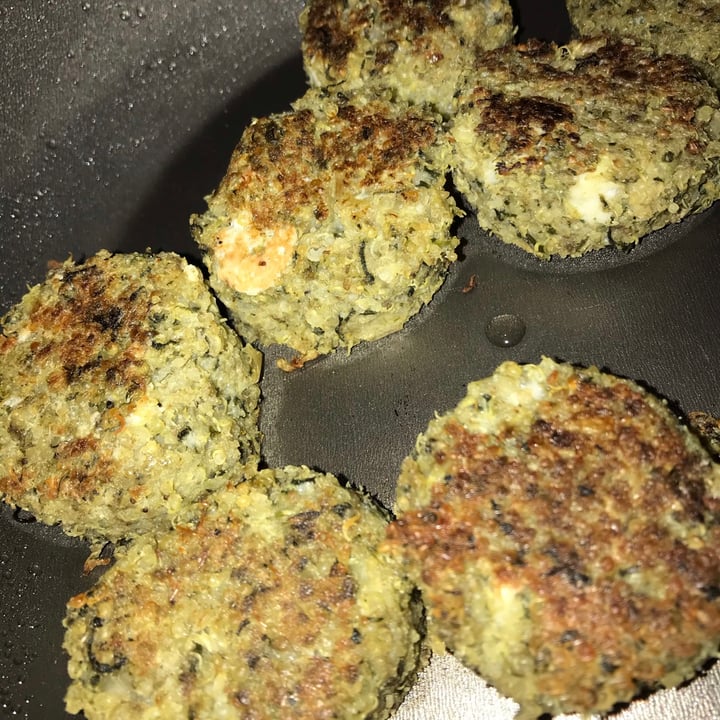 photo of Mundo Vegetal Bocaditos de quinoa con muzzarella de almendra shared by @carogarcia on  06 Jan 2021 - review