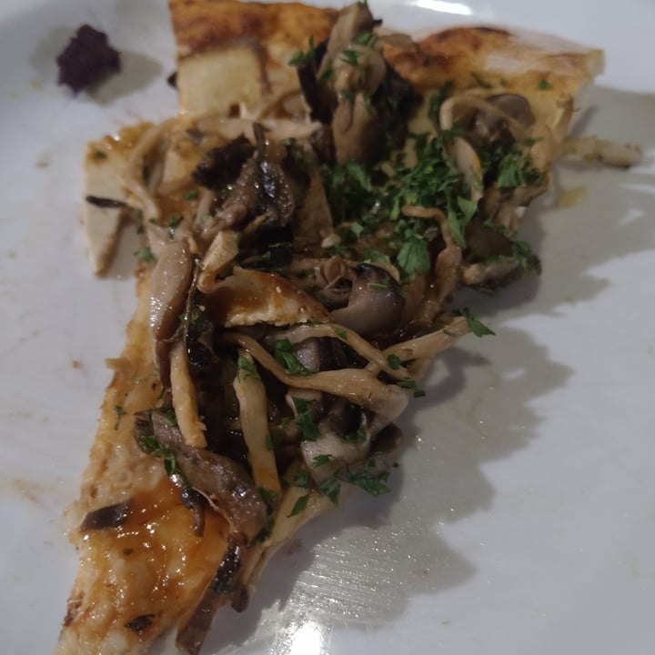 photo of Fratelli Basilico Pizzaria Vegana Bari shared by @marcelarmb on  28 May 2022 - review