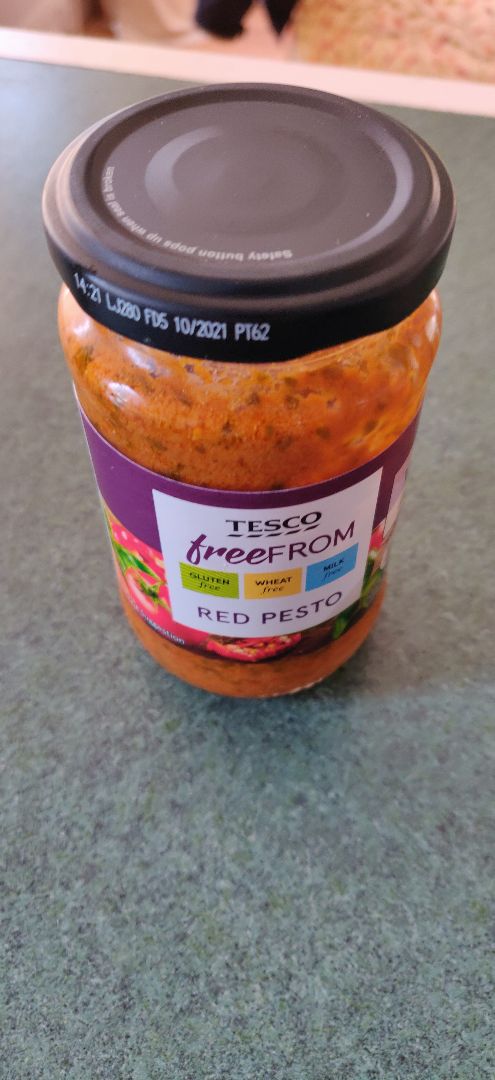 photo of Tesco Red pesto shared by @excowboy on  11 Mar 2020 - review