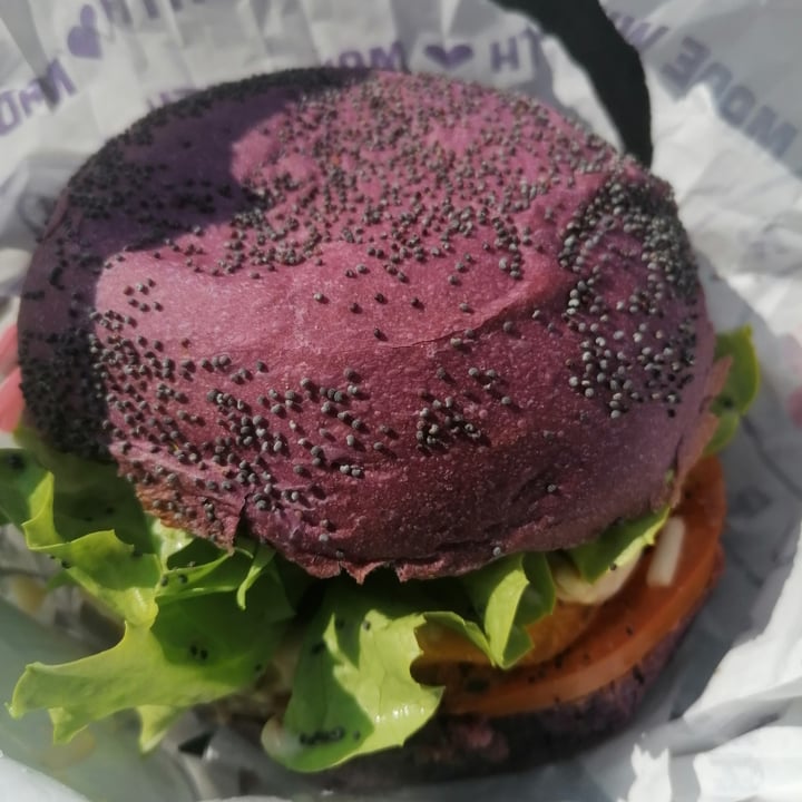 photo of Flower Burger Cheesy Cecio shared by @marlene3 on  20 Mar 2022 - review