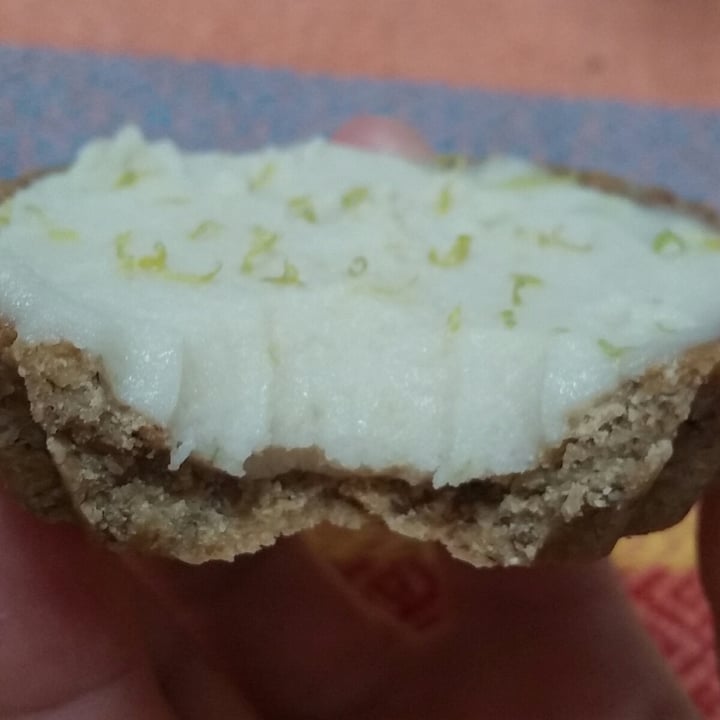 photo of Guna Vegan Mini tortinha de Limão shared by @michelleciascavegan on  09 Aug 2021 - review