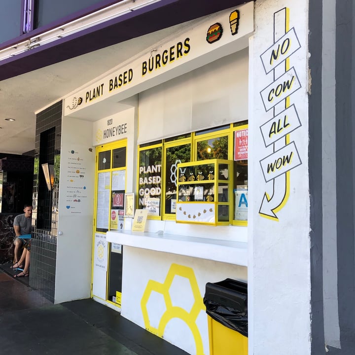 review photo of Honeybee Burger The Queen Bee Burger shared by @runningwithkenji on 31 Aug 2020 - review
