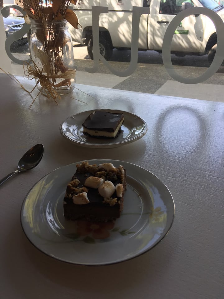 photo of Edible Flours Vegan and Specialty Bakery Nanaimo bar and Smores bar shared by @liustandoff on  07 May 2019 - review