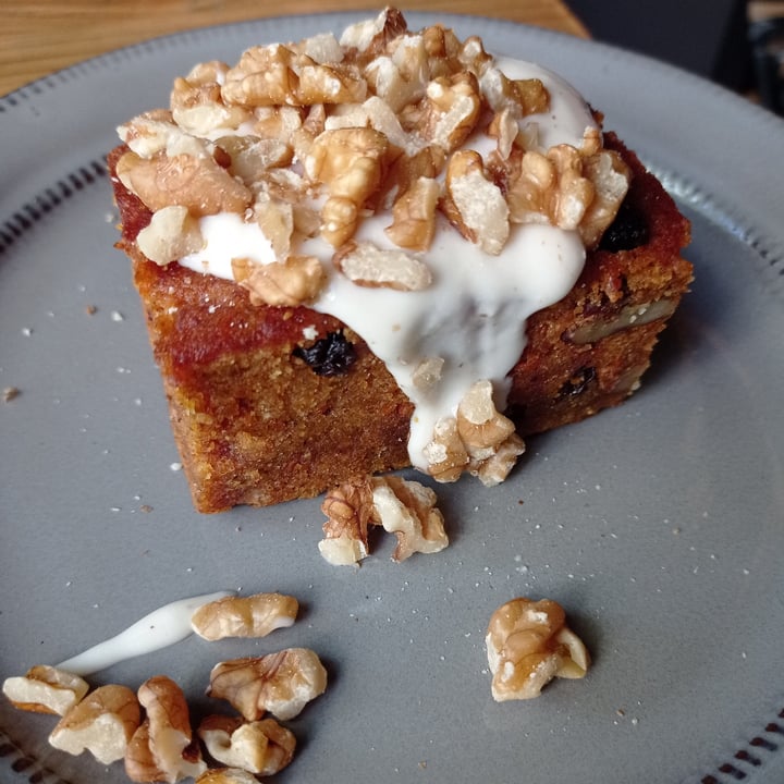 photo of Materia Prima Carrot Cake shared by @miliforanimals on  16 Apr 2022 - review