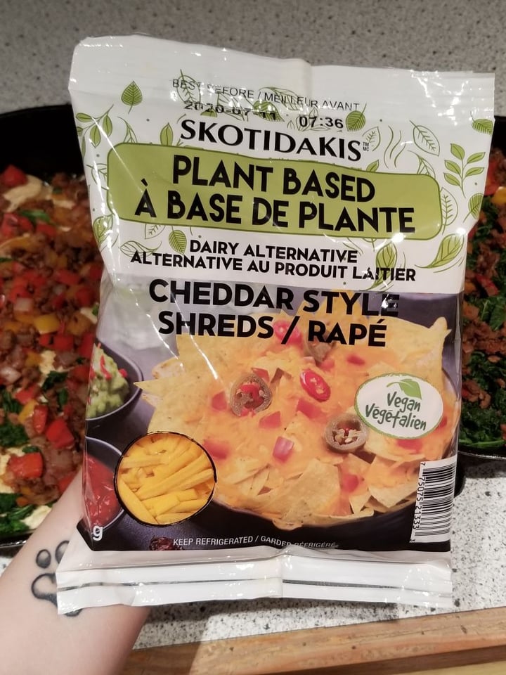 photo of Skotidakis Cheddar Style Shreds shared by @vegandyeries on  30 Mar 2020 - review