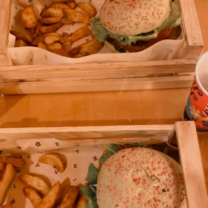 photo of Flower Burger Elf burger shared by @ladymorgan on  11 Mar 2022 - review