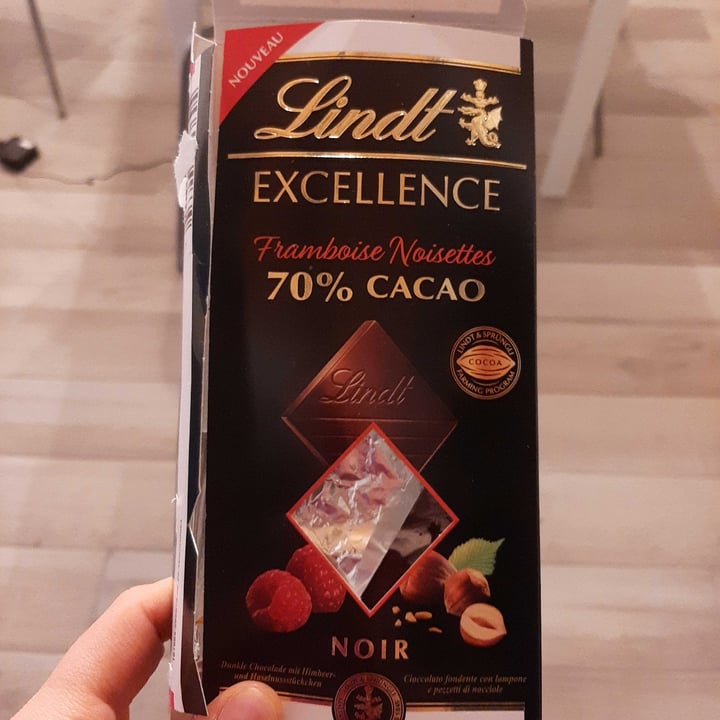 review photo of Lindt Excellence 70% Framboise Noisettes shared by @uvettina on 27 Nov 2021 - review
