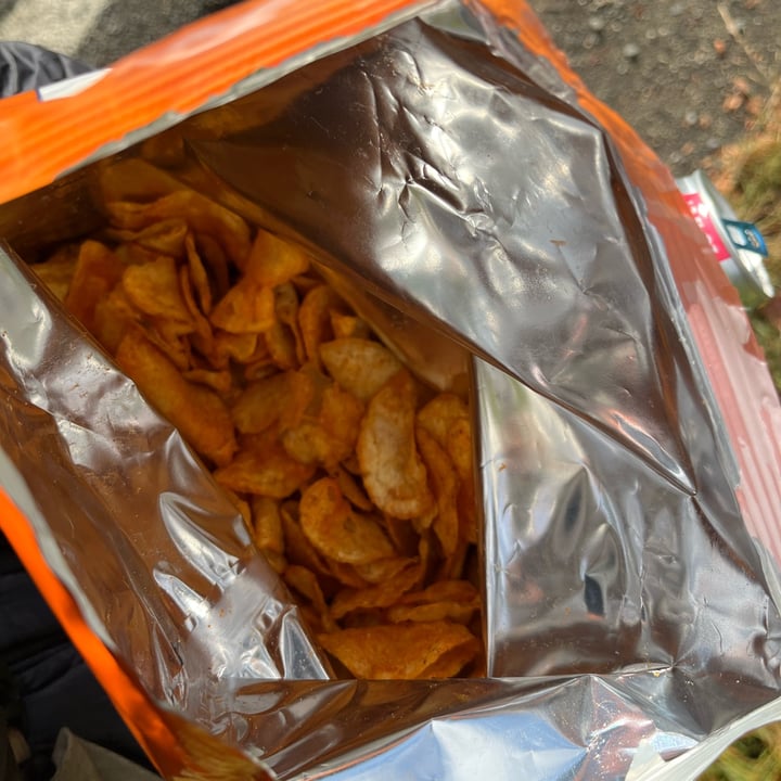 photo of hawaiian potato chips Hawaiian brand kettle style chips Luau Bbq shared by @oshmorethstorm on  24 Oct 2022 - review