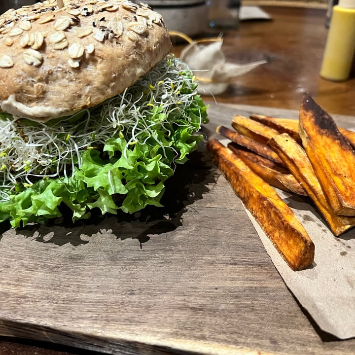 photo of The Green Place Mx The Original Burger shared by @veganmika on  08 Dec 2022 - review