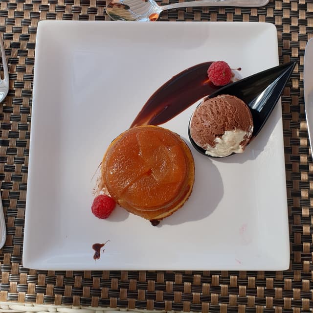 Photo of the dish “Tart tatin di pere con gelato alla stracciatella”