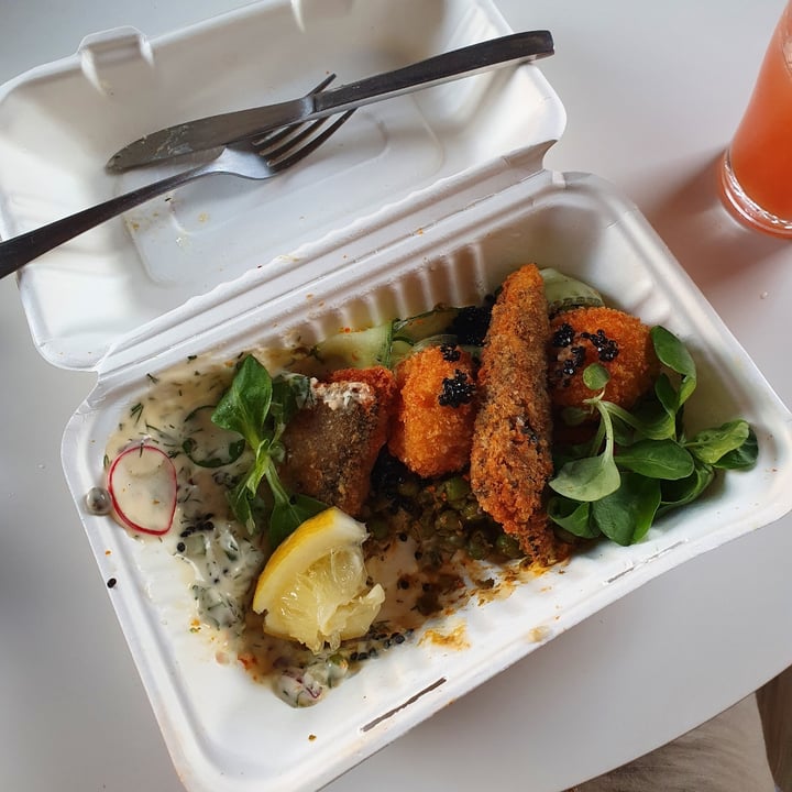 photo of Vegan Restoran V Vegan "Fish and Chips" shared by @urmo on  12 May 2022 - review