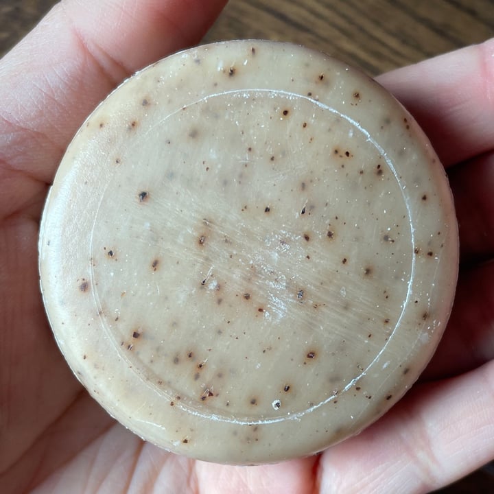 review photo of Alverde Naturkosmetik Festes Dusch Peeling mit weichem Vanille-Duft shared by @kavana on 09 Dec 2022 - review
