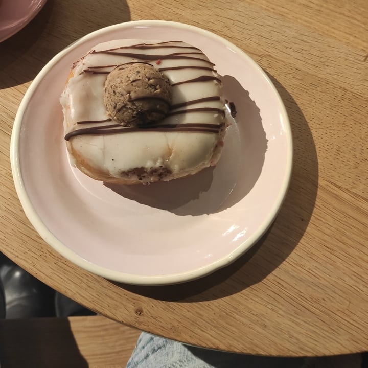 photo of Brammibal's Donuts Cookie Dough shared by @sofsmustdie on  17 Mar 2022 - review