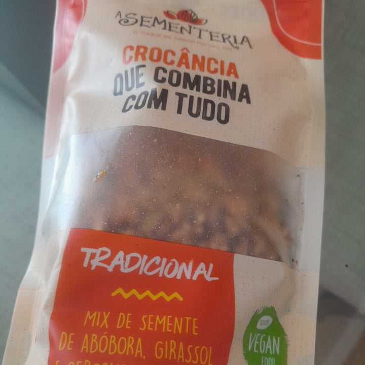 photo of Sementeira - mix de sementes Mix de sementes shared by @siomara on  01 Aug 2022 - review