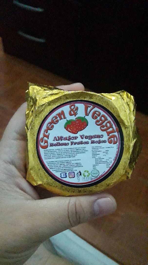 review photo of Green & Veggie Alfajor Vegano relleno de Frutos del Bosque shared by @ladynoe on 09 Mar 2020 - review