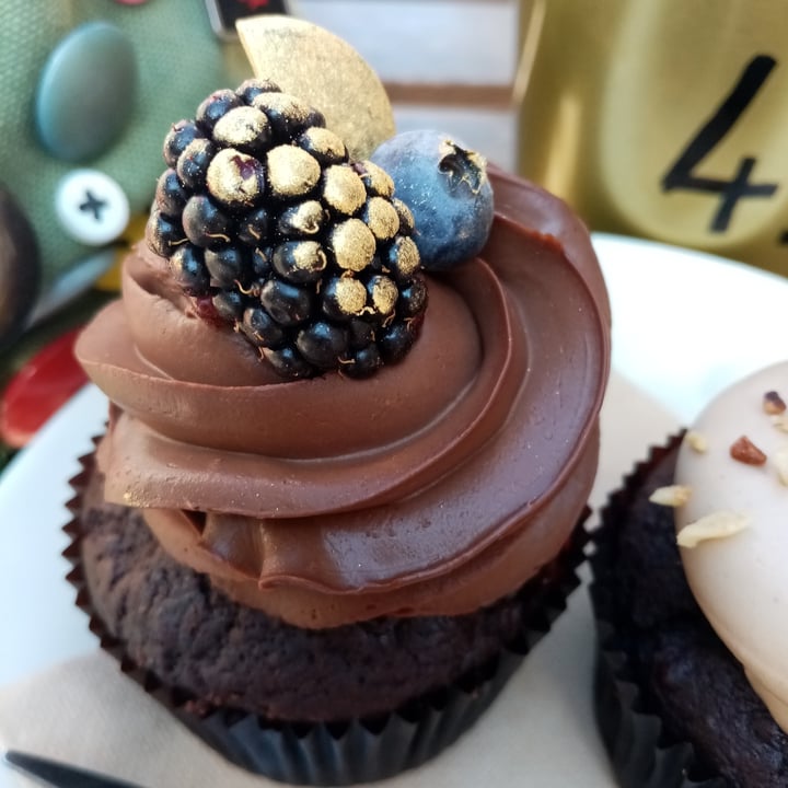 photo of Tauer Bakery Cupcake Foresta Nera shared by @valeveg75 on  06 Apr 2022 - review