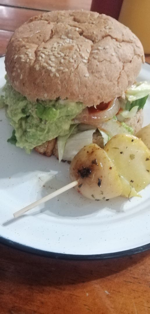 review photo of VeganMunch Guacamole Fakeon shared by @solvillasando on 07 Feb 2020 - review