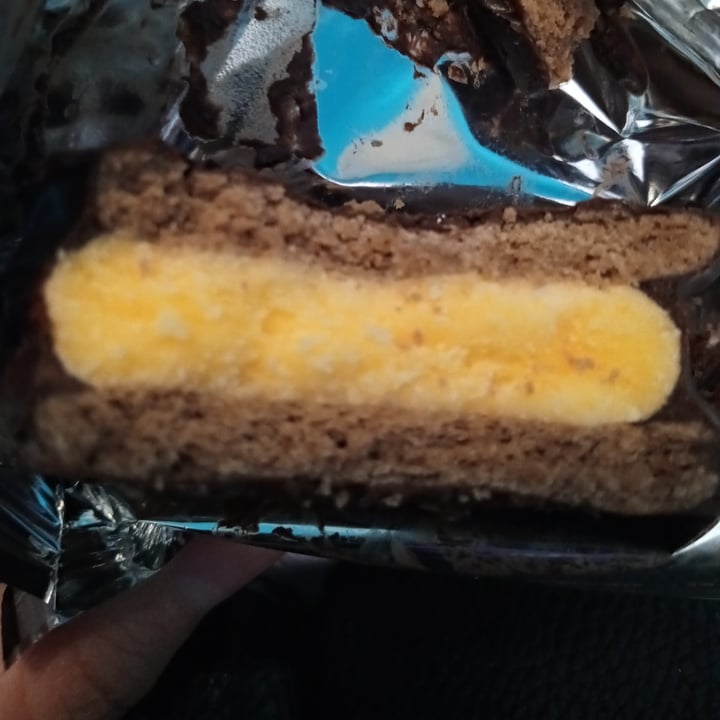 review photo of Cerro Azul Alfajor con Mousse de Limón shared by @andyeb on 14 Mar 2021 - review
