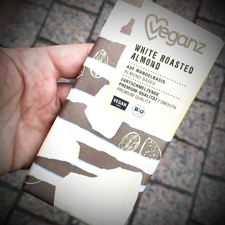 review photo of Veganz White Roasted Almond White Chocolate shared by @livelongandprosper on 14 Dec 2022 - review