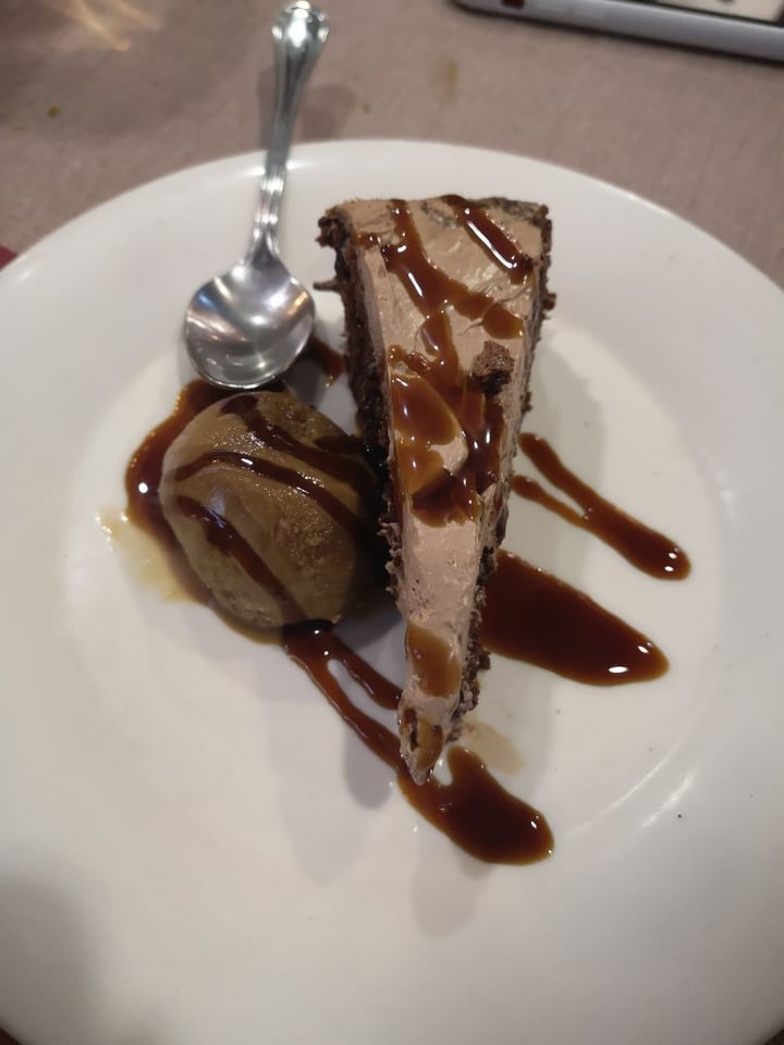 photo of Landare Pastel de chocolate con helado de café shared by @maitane on  21 Aug 2019 - review