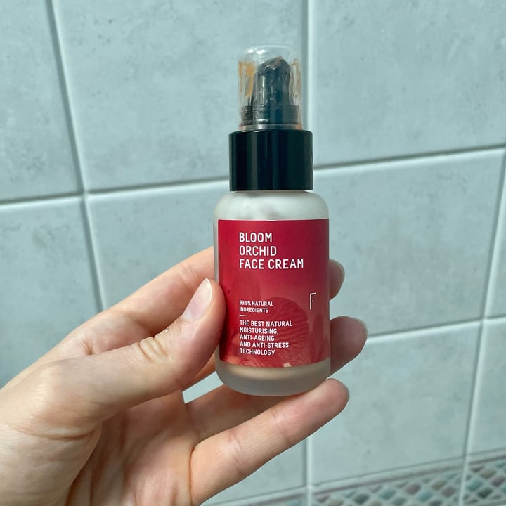 review photo of Freshly Cosmetics Bloom orchid face cream shared by @francyeah on 13 Jun 2022 - review