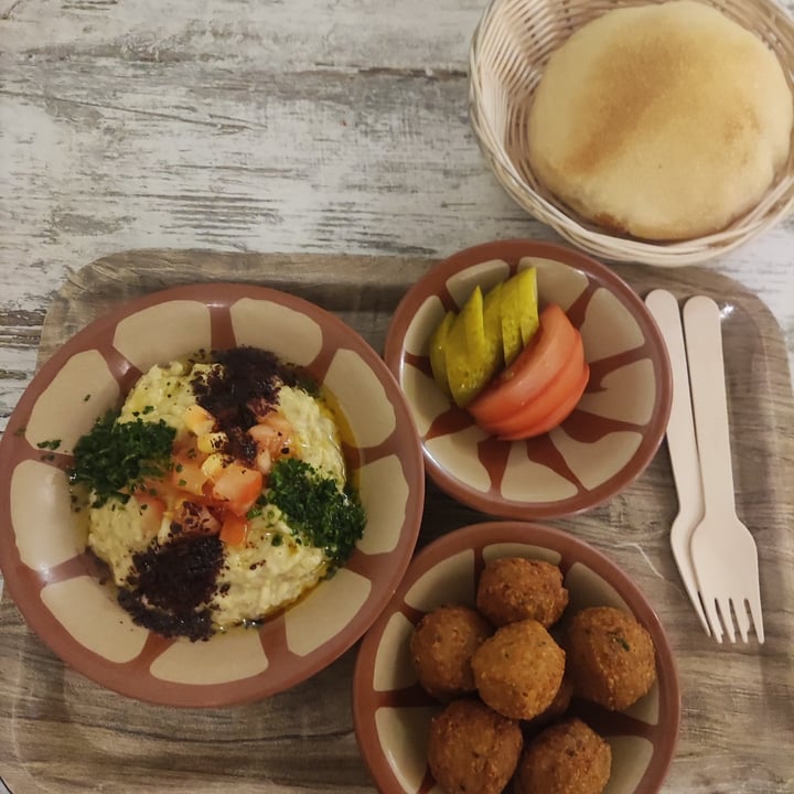 photo of Atomic Falafel Babaganoush menú shared by @alessiesse on  12 Mar 2022 - review