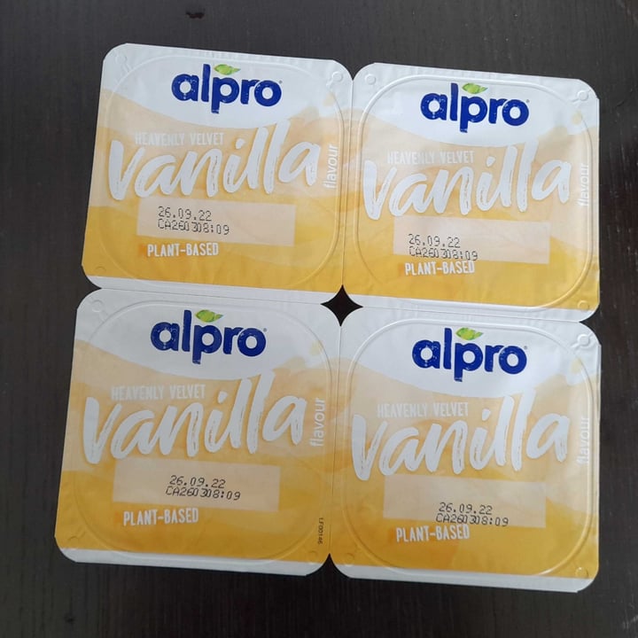 photo of Alpro Vaniglia Baunilha Soya Dessert shared by @carlagarcia on  17 Sep 2022 - review