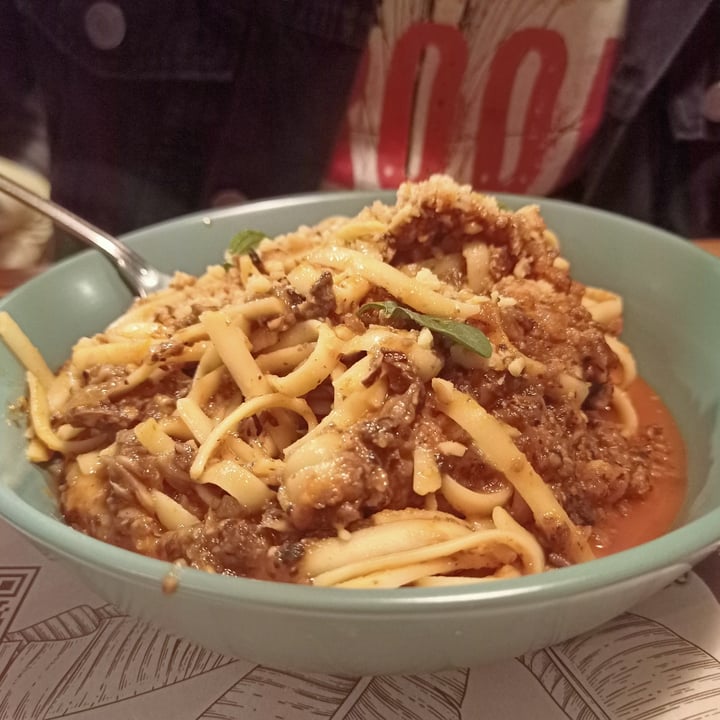 photo of Veggie Beans and Shakes Pasta bolognesa shared by @gissellearthling on  20 Sep 2022 - review