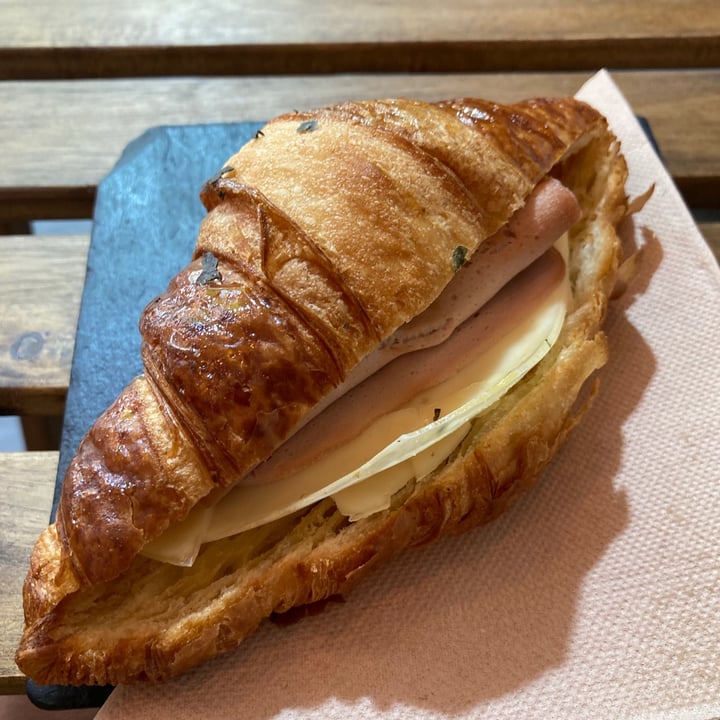 photo of Santoni - When Food is the Solution Croissandwich shared by @haleysdff on  15 Jul 2021 - review