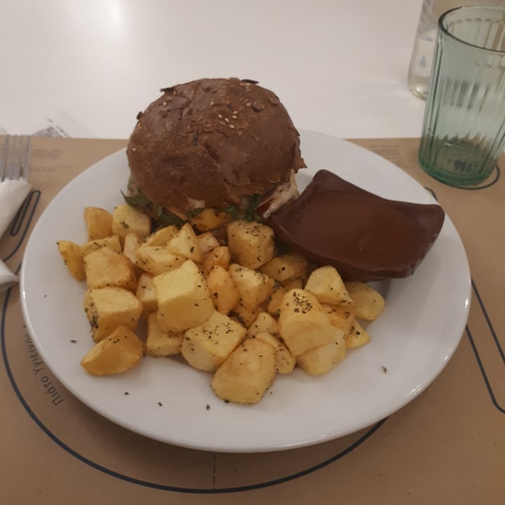 photo of Mama Tierra Mushroom Burger shared by @gaya on  27 Aug 2020 - review