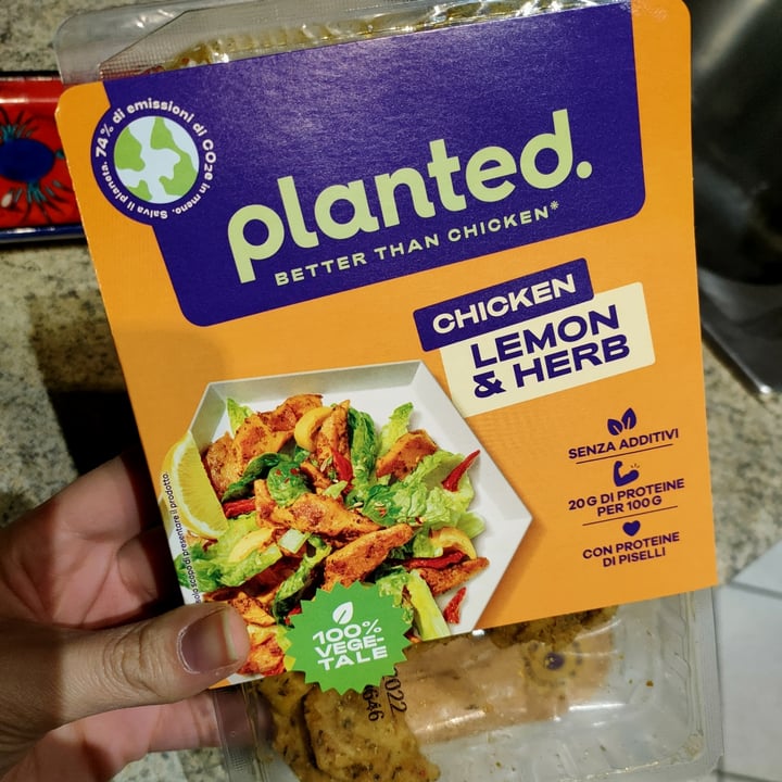 photo of Planted foods Planted chicken Limon & Herb shared by @martinabecherucci on  29 Nov 2022 - review