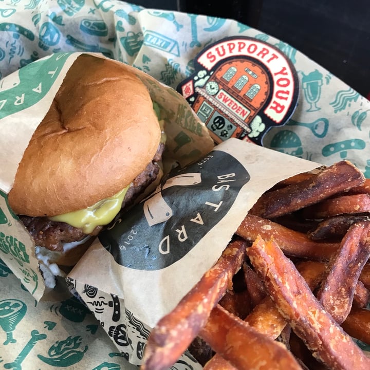 photo of Bastard Burgers London, vegan shared by @vanndupappa on  02 Apr 2020 - review