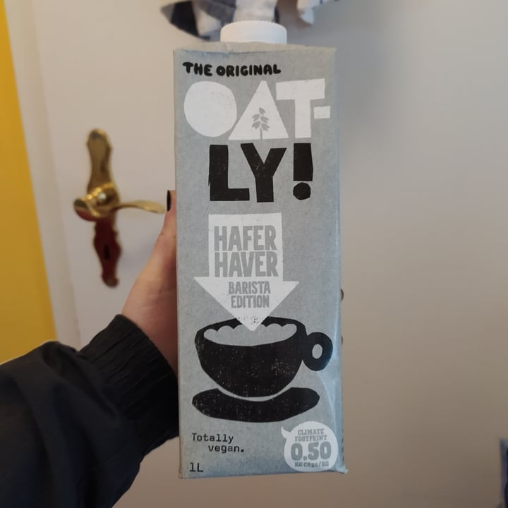 review photo of Oatly Hafer Haver - Barista Edition shared by @charlieisaunicorn on 14 Apr 2022 - review