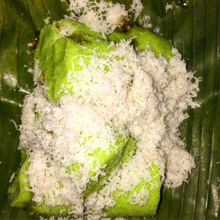 photo of Indonesian Street Food Putu Cake shared by @vegunized on  26 Jan 2020 - review