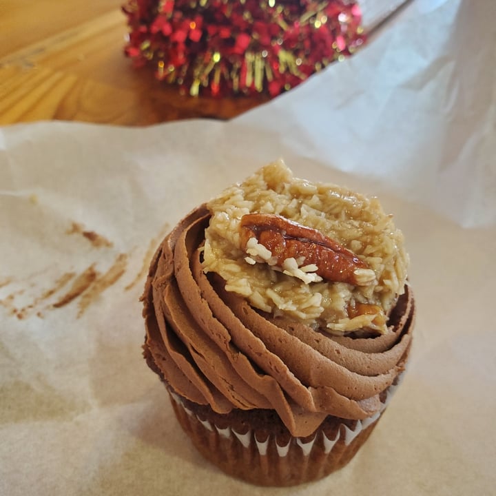 photo of Mud Pie Bakery & Coffee Gluten-Free German Chocolate Cupcake shared by @emilypaulsen on  27 Dec 2021 - review