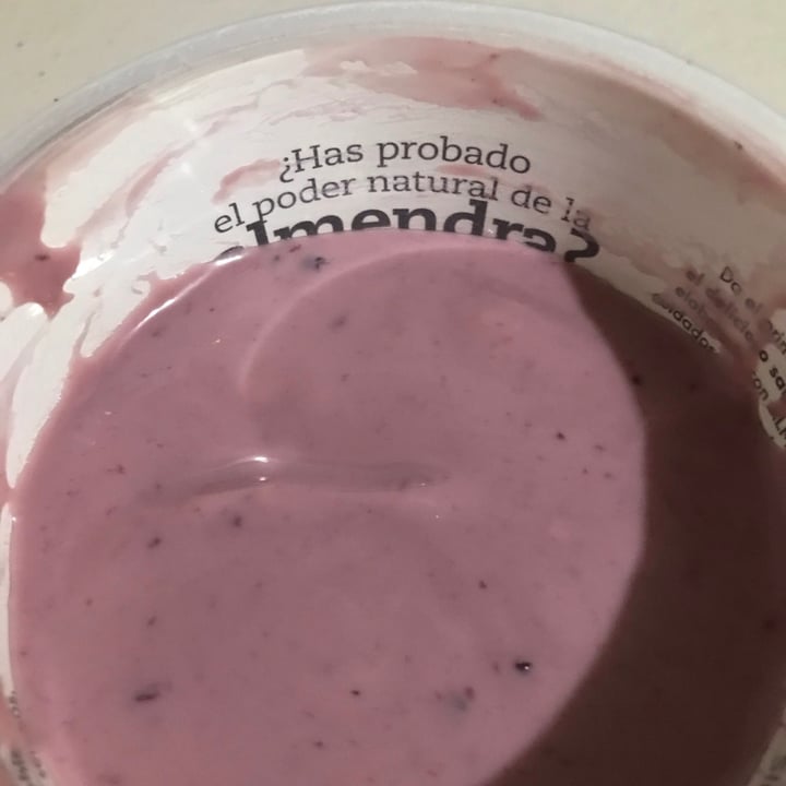 review photo of Silk Alimento fermentado de almendra con frutos rojos. shared by @ishagzz on 16 Apr 2021 - review