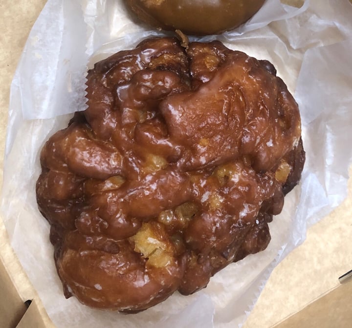 photo of Voodoo Doughnut Apple Fritter shared by @raatz on  10 Sep 2019 - review