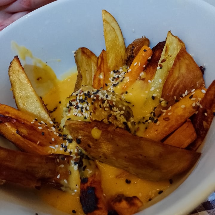 photo of El patio vegan Papas con cheddar shared by @euge86 on  21 Jan 2022 - review