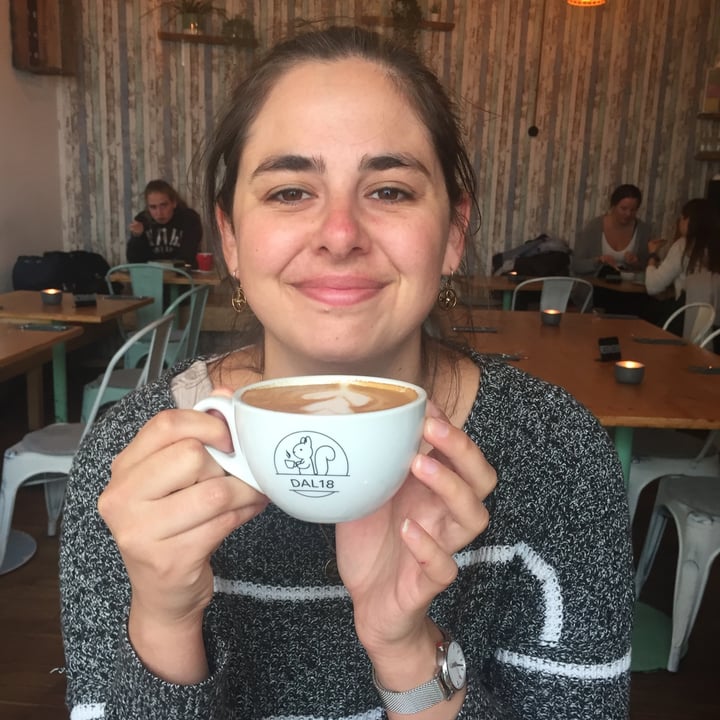 photo of Emmi's Kitchen Glockenbachviertel Cappuccino With Oat Milk shared by @alwaysellerbrock on  11 Nov 2021 - review