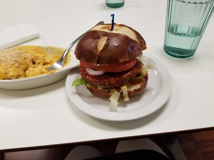 photo of Loving Hut Buffalo Burger shared by @jmgcoolgal on  23 Nov 2019 - review