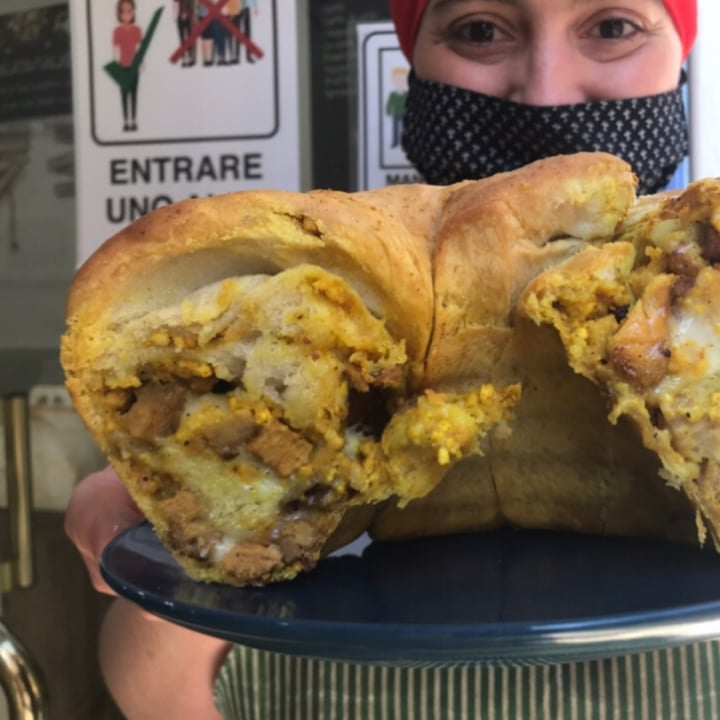 review photo of O Grin Casatiello shared by @movimentidamore on 23 Mar 2022 - review