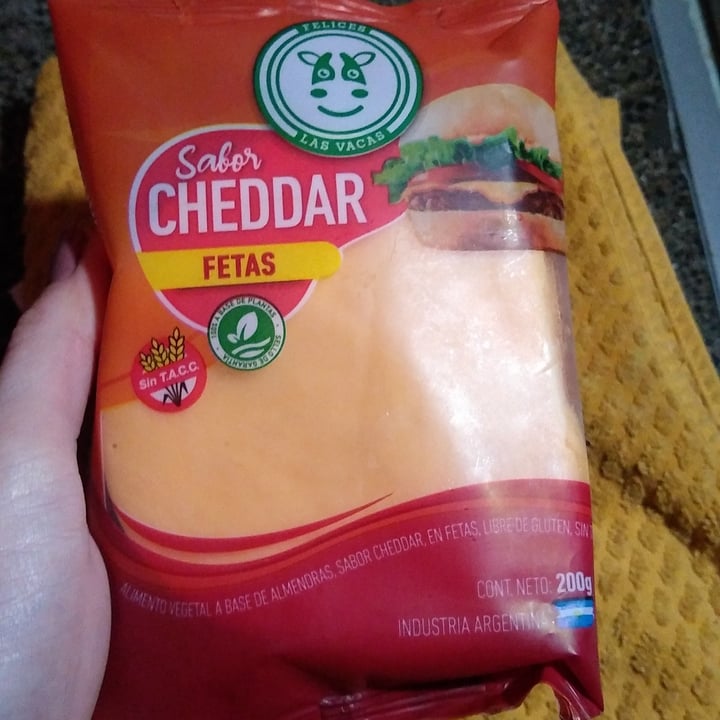 photo of Felices Las Vacas Queso Cheddar en Fetas shared by @ailiind on  13 Aug 2022 - review