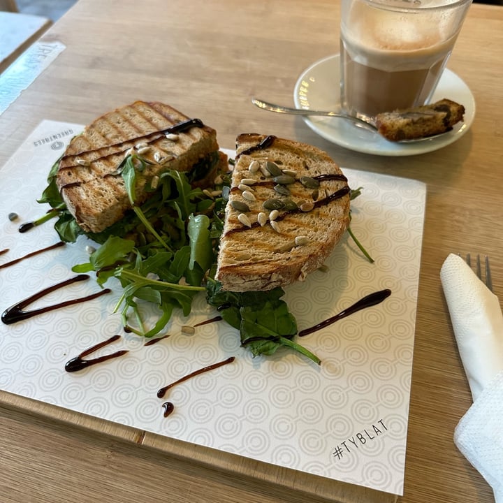 photo of Greentrees Zucchini-Pesto Brot shared by @danielkamp on  30 Oct 2022 - review