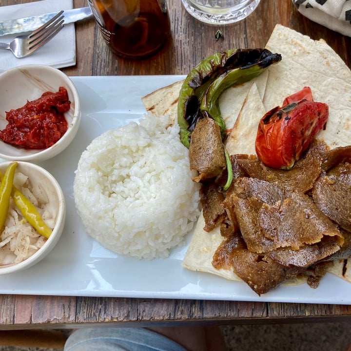 review photo of Vegan Food Cartel by Veganzza Vegan Doner shared by @rinkelbel on 01 Nov 2022 - review