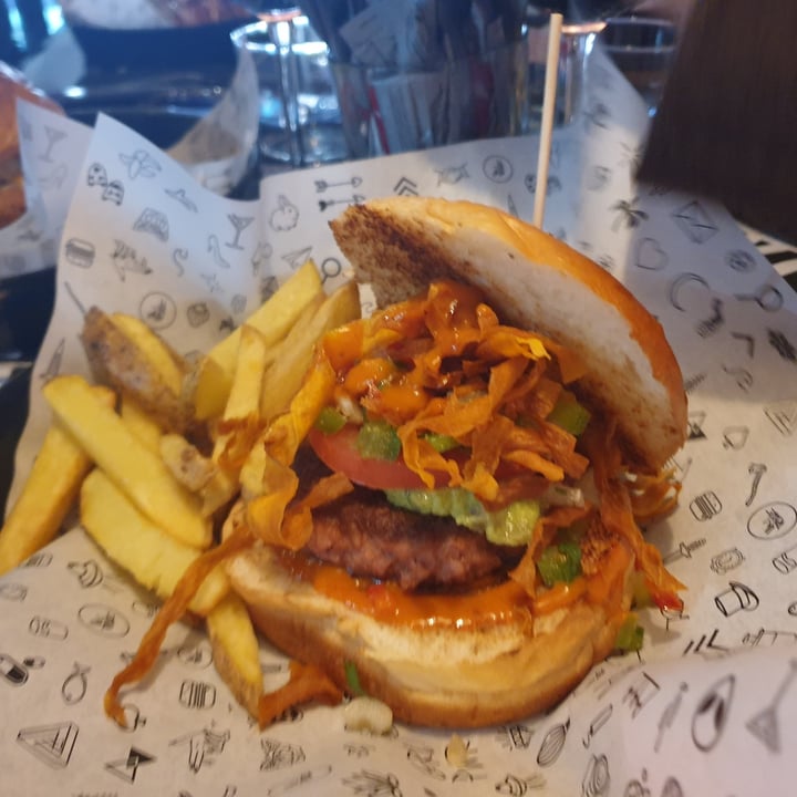 photo of La Folie Alicante hamburguesa vegana shared by @esme93 on  05 Jan 2022 - review