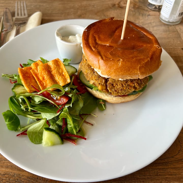 review photo of Cafebar Rubi Falafel Burger shared by @petermil on 07 Oct 2021 - review