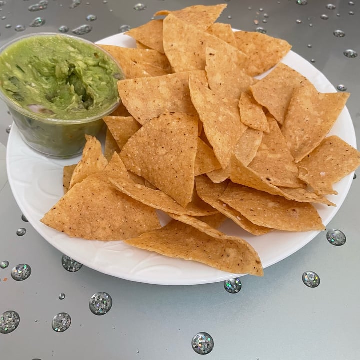 review photo of Chipotle Mexican Grill Guac and chips shared by @jetli on 05 Feb 2022 - review