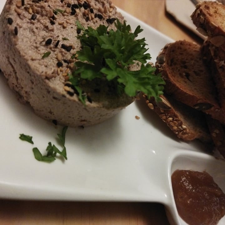 photo of La Sociedad Herbívora Faux Gras shared by @latahitiennevoyage on  06 Jan 2022 - review