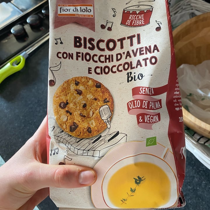 photo of Natura Sì biscotti avena e gocce di cioccolato shared by @cateplantbased on  04 Jan 2023 - review